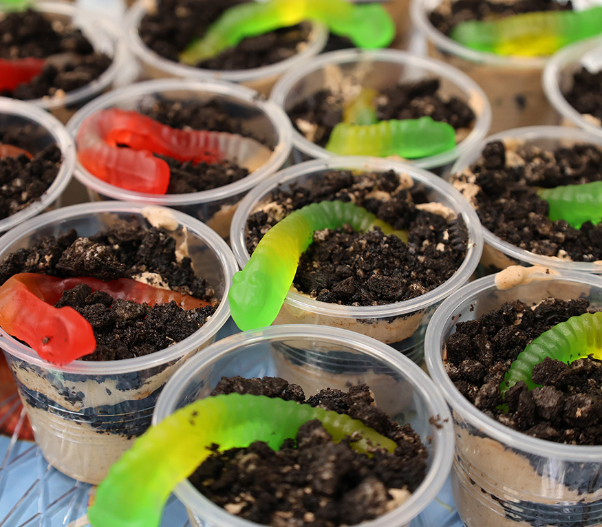 worm dirt pudding snacks